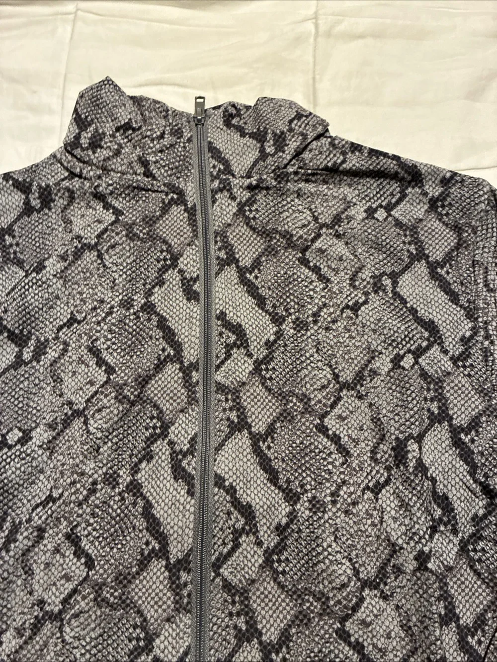 Skims ladies zip front snake print bodysuit size XL - Picture 2 of 5